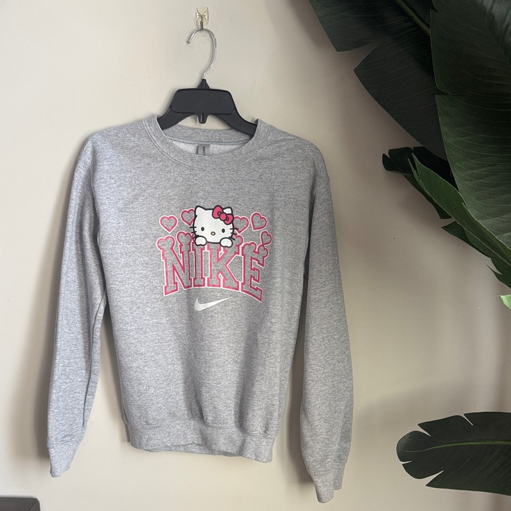 Gildan Women's Gray Sweater with Pink Design